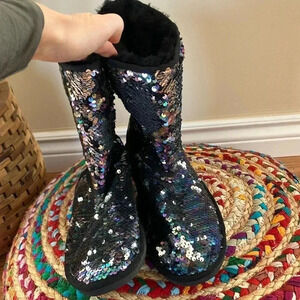 Juicy Couture  sequin boots
